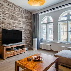Luxury At Centre Andel! Prag